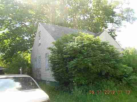 19310 St Aubin (6)_m.jpg